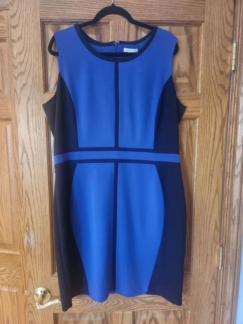 Jones New York Royal Blue and Black Paneled Sheath Dress
